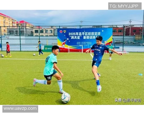 足球巨星亲自操刀训练儿子 培养未来天才的幕后故事揭秘